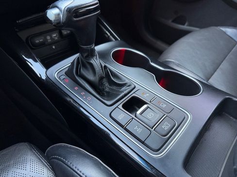 Used 2019 Kia Sorento SX image 25