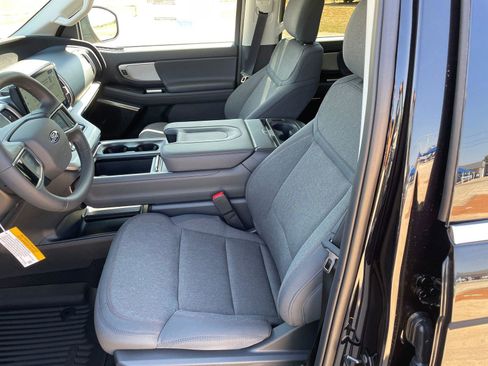 New 2025 Ford Expedition Active image 9