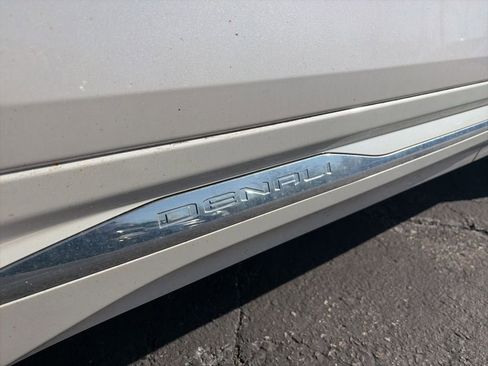Used 2023 GMC Terrain Denali w/ LPO, Floor Liner Package AWD/4WD image 3