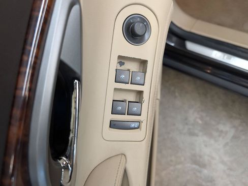 Used 2013 Buick LaCrosse Leather AWD/4WD image 19