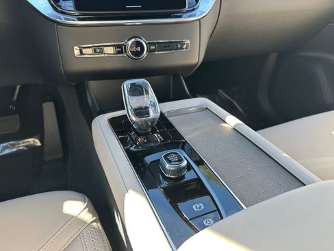 New 2026 Volvo XC90 B6 Plus w/ Protection Package Premier image 14