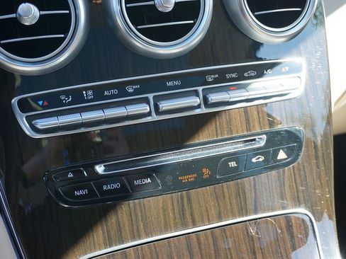 Used 2019 Mercedes-Benz GLC 300 image 36