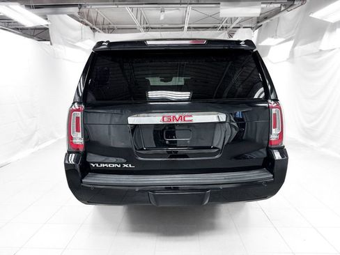 Used 2016 GMC Yukon XL SLT w/ Open Road Package AWD/4WD image 4