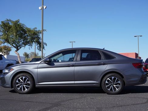 Used 2023 Volkswagen Jetta S image 2