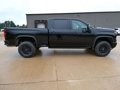 New 2026 Chevrolet Silverado 2500 ZR2 w/ LPO, Dark Essentials Package