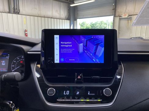 Used 2024 Toyota Corolla LE FWD image 38