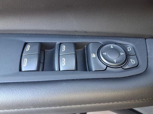 Used 2025 Chevrolet Tahoe LS image 10