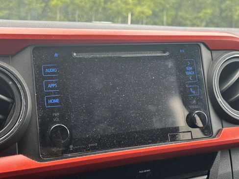 Used 2019 Toyota Tacoma TRD Sport AWD/4WD image 12