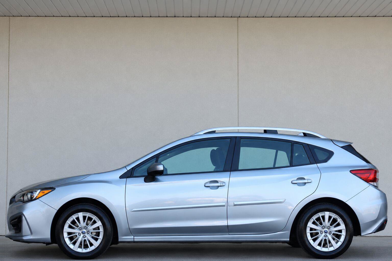 Used 2017 Subaru Impreza 2.0i Premium AWD/4WD image 3