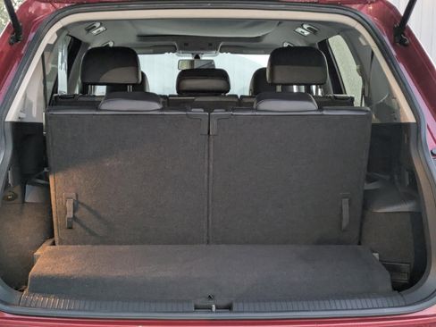 Used 2018 Volkswagen Tiguan SE image 13