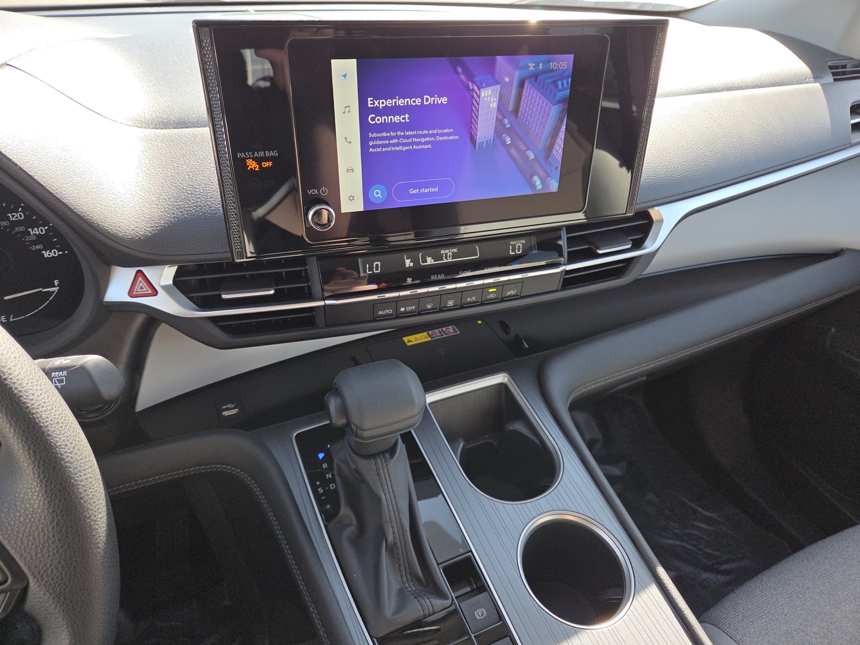 Used 2025 Toyota Sienna LE FWD image 32