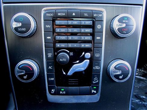 Used 2015 Volvo V60 T5 Cross Country w/ Convenience Package image 26