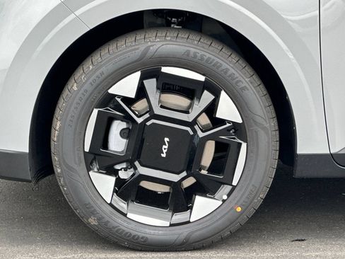 New 2026 Kia Carnival EX FWD image 27