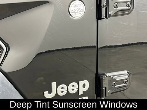 Used 2018 Jeep Wrangler Unlimited Sport S image 41