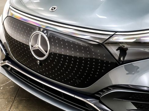 Used 2023 Mercedes-Benz EQS 450+ 4MATIC SUV w/ Exclusive Trim Package image 12