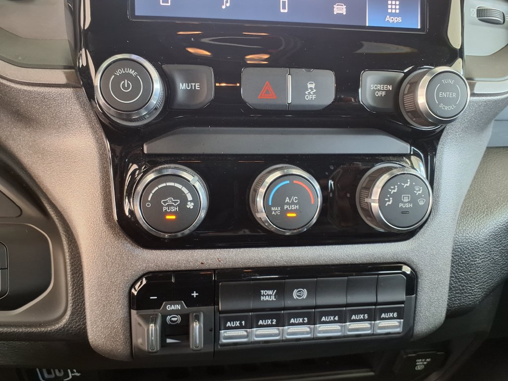 Used 2026 RAM 2500 Tradesman w/ Chrome Appearance Group AWD/4WD image 31