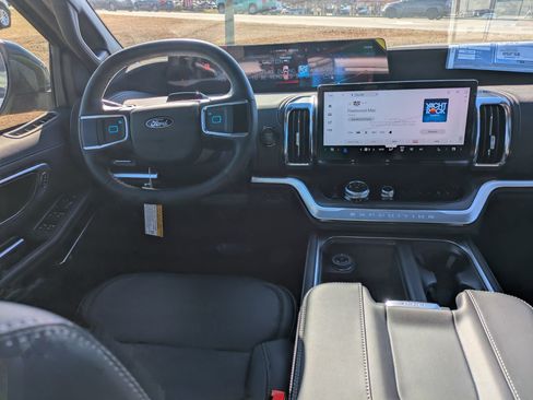 New 2026 Ford Expedition Platinum w/ Stealth Appearance Package image 31