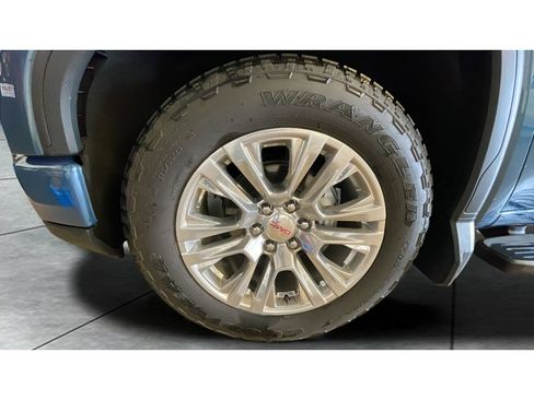 Used 2026 GMC Sierra 1500 Denali w/ Technology Package AWD/4WD image 19