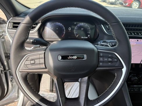 New 2025 Jeep Grand Cherokee L Limited AWD/4WD image 12