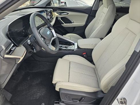 New 2025 Audi Q5 Prestige image 2