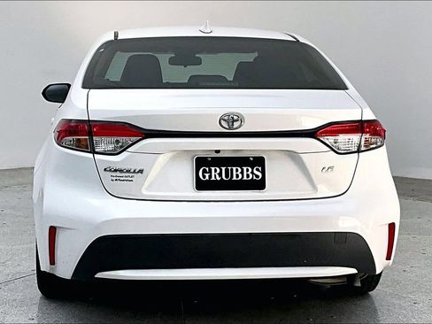 Used 2020 Toyota Corolla LE w/ LE Premium Package image 7
