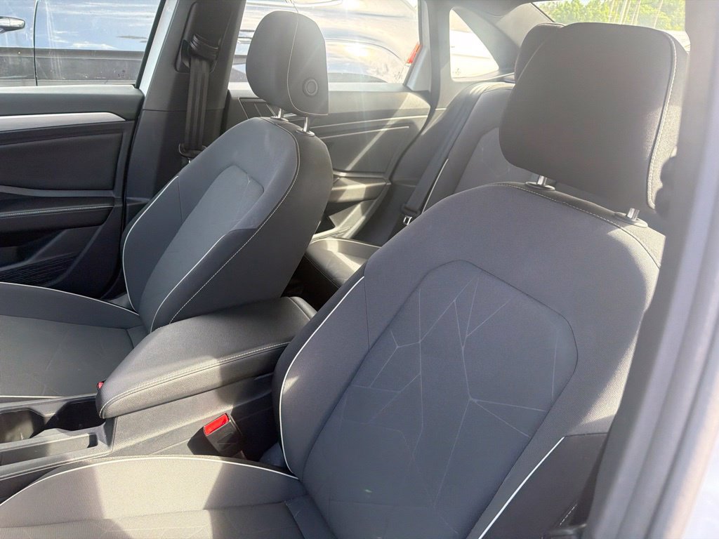 Used 2025 Volkswagen Jetta Sport FWD image 12