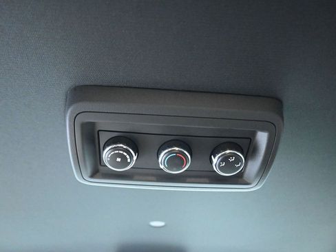 Used 2016 Dodge Grand Caravan SE image 31