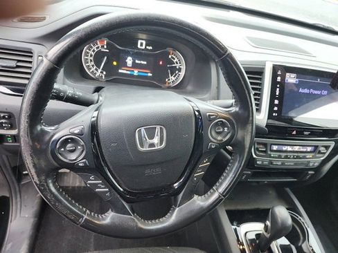 Used 2019 Honda Ridgeline RTL-E image 25