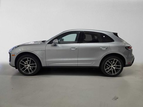 Used 2025 Porsche Macan AWD/4WD image 2