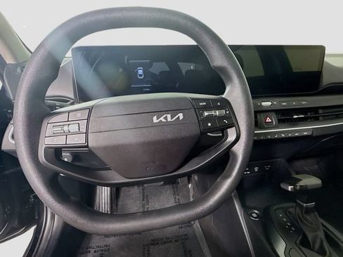 Used 2025 Kia K4 FWD image 11