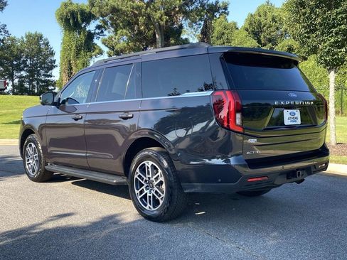 Used 2025 Ford Expedition Active AWD/4WD image 9
