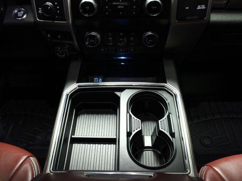 Used 2020 Ford F250 Platinum w/ FX4 Off-Road Package image 27