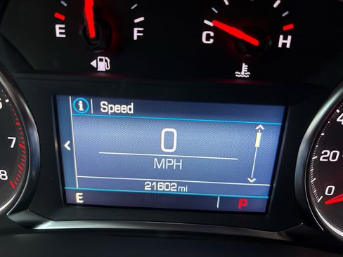 Used 2023 GMC Acadia SLE w/ Driver Convenience Package image 11