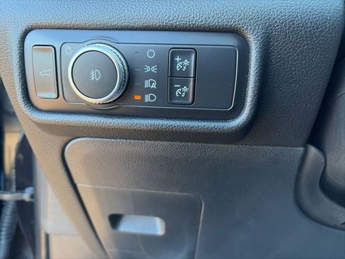 Used 2020 Ford Explorer Limited image 16