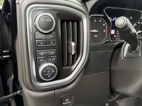 Used 2022 GMC Sierra 1500 Denali w/ Denali Premium Package AWD/4WD image 24