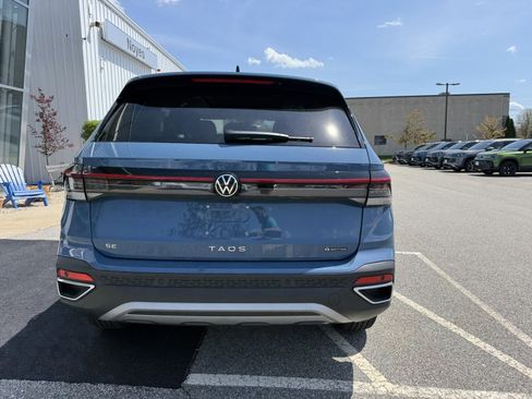 New 2026 Volkswagen Taos SE AWD/4WD image 4