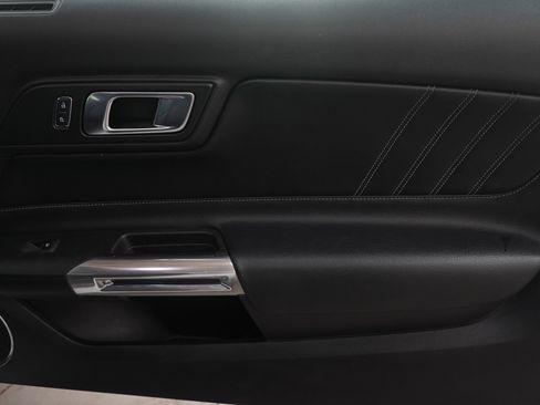 Used 2018 Ford Mustang GT Premium RWD image 9