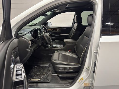 Used 2022 Chevrolet Traverse Premier w/ Redline Edition image 14
