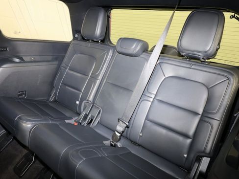 Used 2023 Lincoln Navigator Reserve AWD/4WD image 12