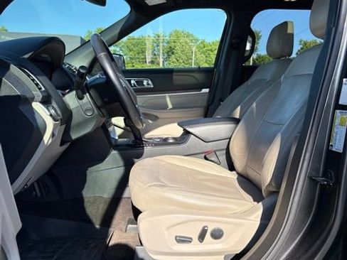 Used 2018 Ford Explorer Limited FWD image 5