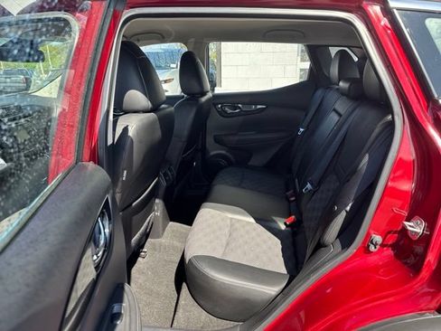 Used 2021 Nissan Rogue Sport SV w/ Technology Package AWD/4WD image 19