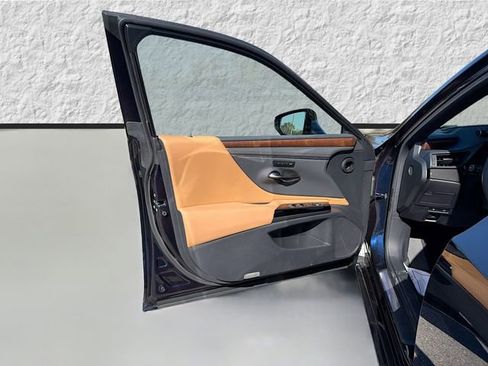 Used 2023 Lexus ES 350 w/ Premium Package image 21