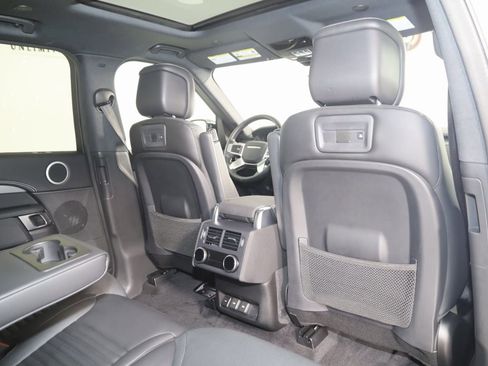 Used 2023 Land Rover Discovery S R-Dynamic image 16