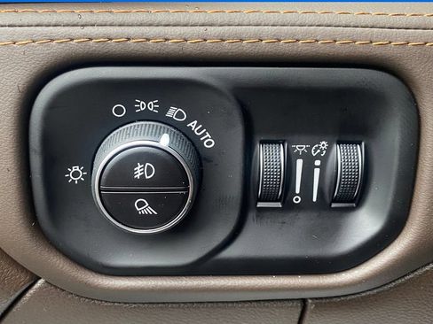 New 2026 RAM 2500 Limited AWD/4WD image 14