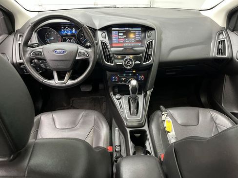 Used 2015 Ford Focus Titanium FWD image 4