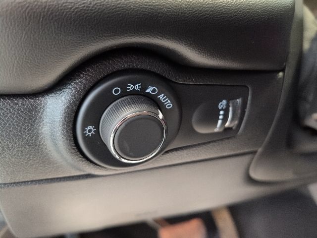 Used 2024 Dodge Durango R/T w/ Blacktop Package AWD/4WD image 16