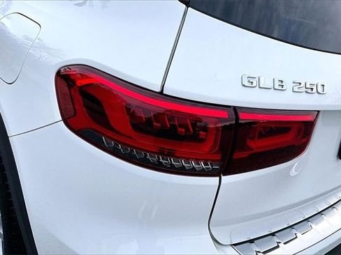 Certified 2023 Mercedes-Benz GLB 250 4MATIC image 26