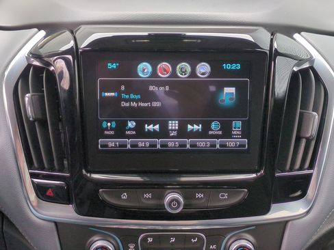 Used 2018 Chevrolet Traverse LT image 18