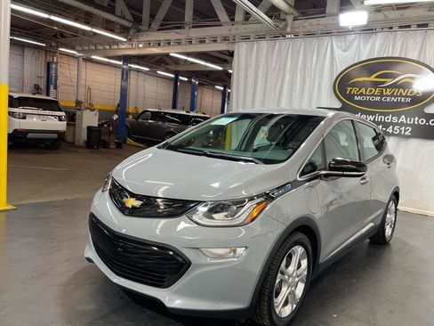 Used 2020 Chevrolet Bolt LT FWD image 3
