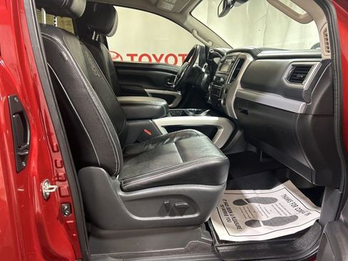 Used 2017 Nissan Titan PRO-4X w/ Pro-4x Convenience Package image 11